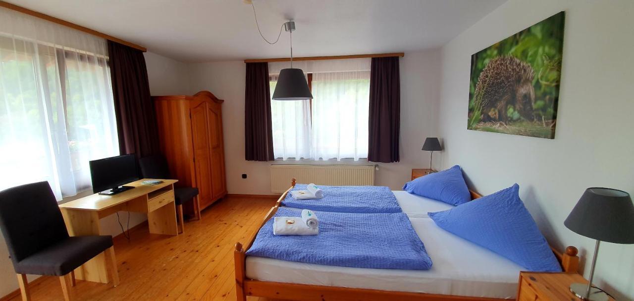 Gruener Baum Hotel Neckargerach Eksteriør billede